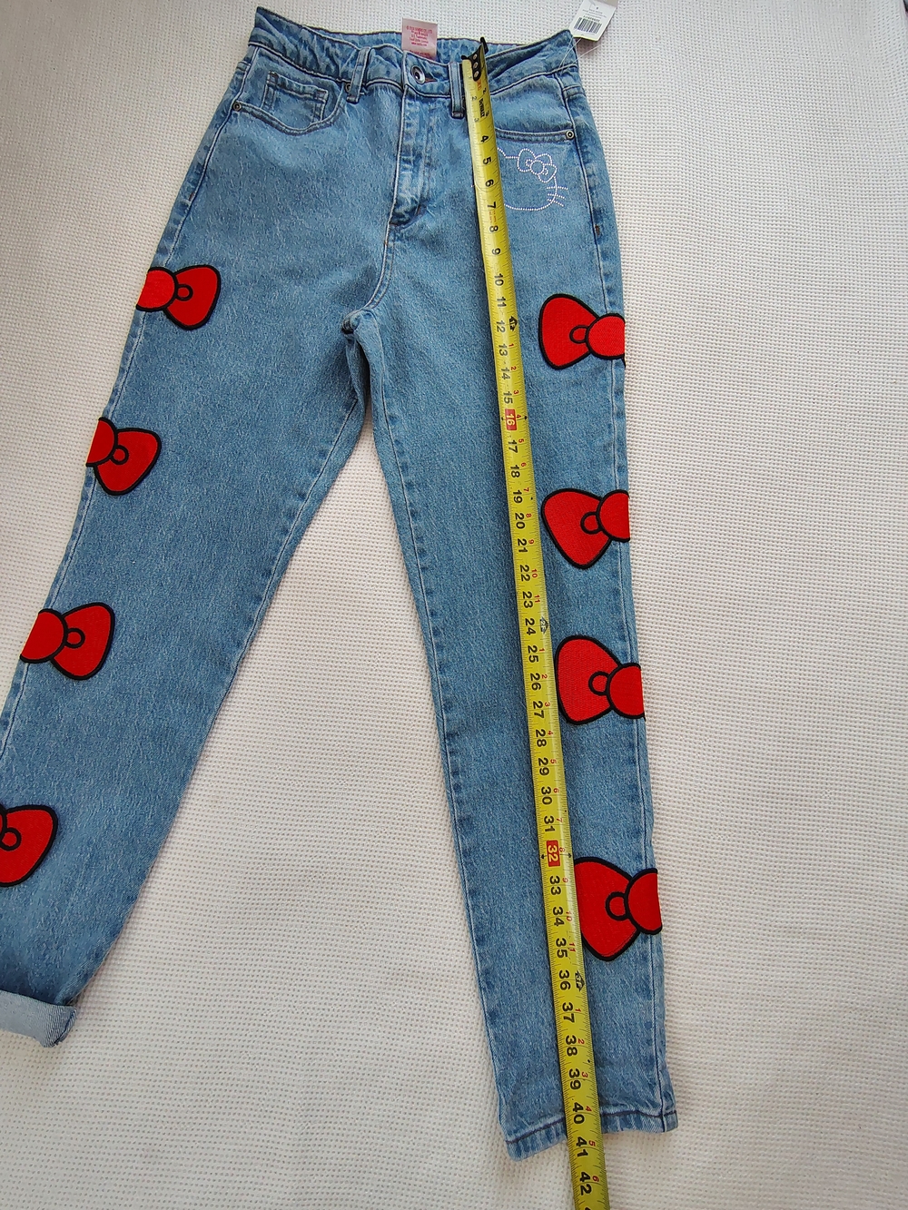 Hello Kitty Light Blue High-Rise Jeans with Red Bow Appliqués - Picture 4 of 15